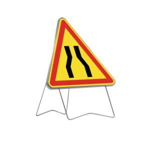 Panneau triangulaire métallique sur pieds "AK3 rétrécissement de voie"