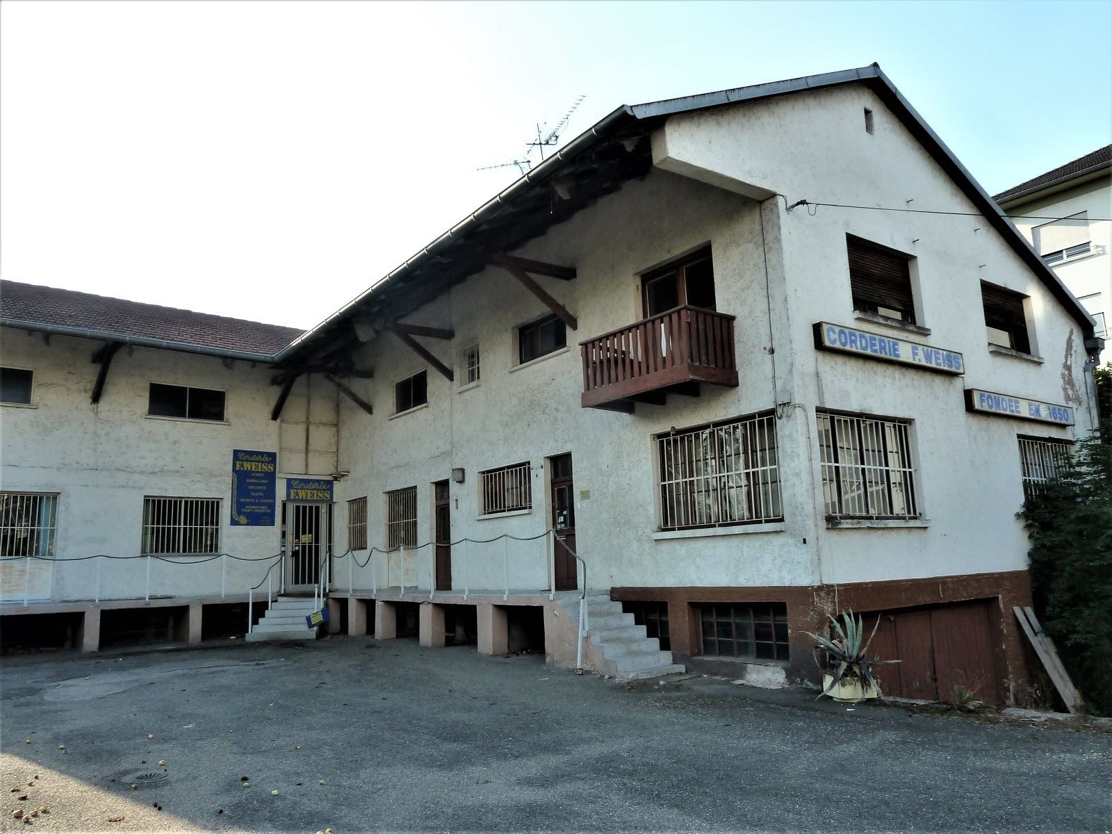 Le magasin et l’atelier de la rue du Canal près du Baggersee en 2018. Aujourd’hui, la corderie est installée à la Meinau et est gérée par une nouvelle équipe après la cession du fonds de commerce par la famille Weiss en 2017.  Photo DNA /JMZ